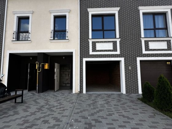 Продаж таунхаус біля Епіцентру Чернигов