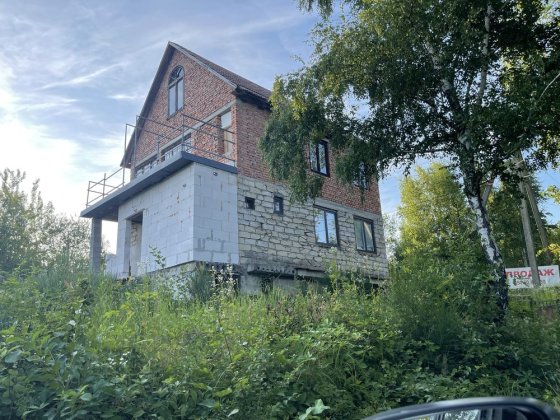 Продам власний будинок неподалік готелю Брістол Ужгород