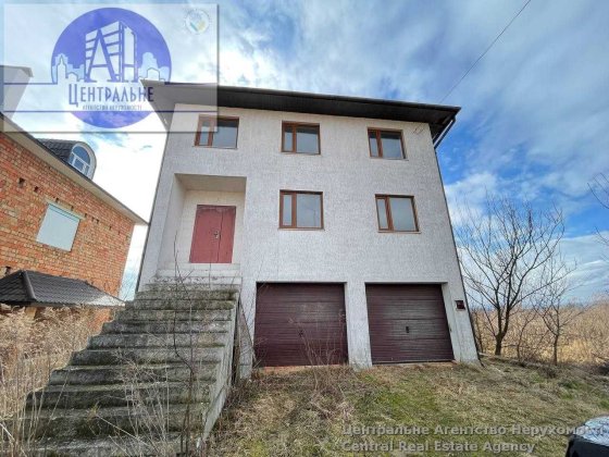 Продається  будинок із земельною ділянкою (р-н ресторану Ріволі) Черновцы