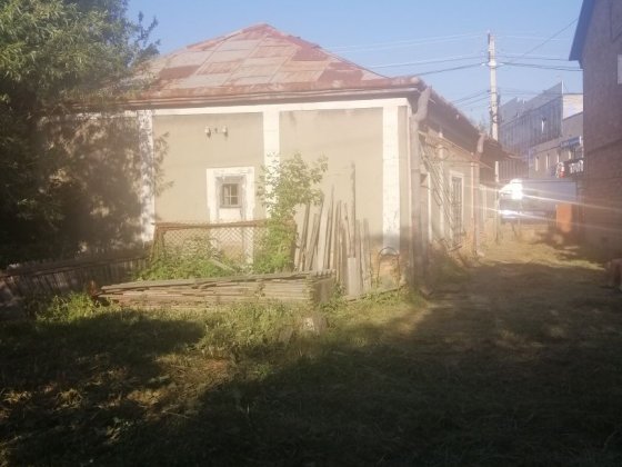 Будинок в центрі Садгори, сад і город (0.22 га) Черновцы