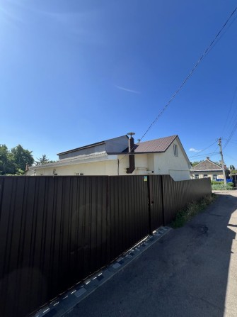 Продам від власника 1/2 будинку 66.5 кв м приватизована земля - фото 1