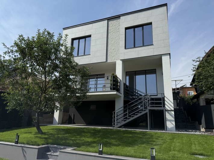 Продається сучасний будинок поруч з Голосіївським парком - фото 1