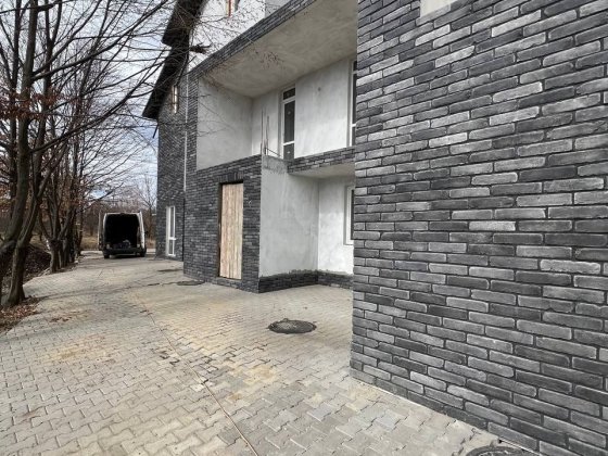 Продається ЗДАНИЙ ТАУНХАУС в м. Чернівці Чернівці