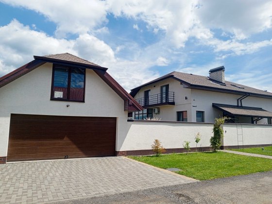 Будинок двоповерховий  з великим гаражем Ужгород