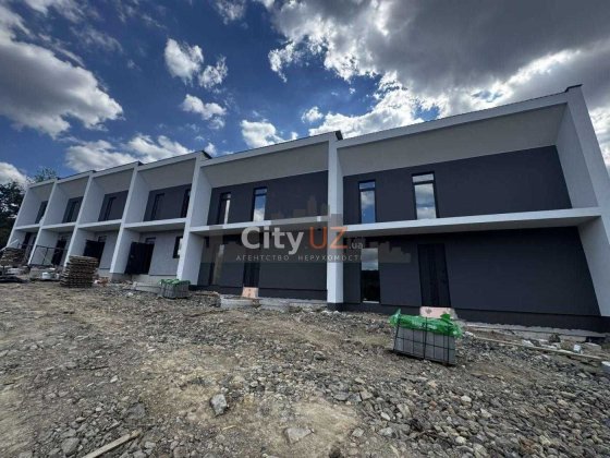 Продається акційний таунхаус з гарним видом Ужгород