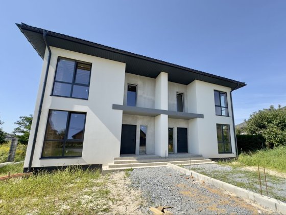 Є-оселя! Сучасний котедж на масиві Криниченька, район Зоопарку Рівне