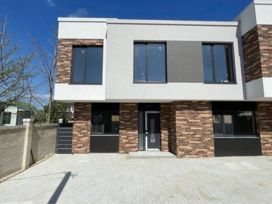 Кутовий таунхаус на Грабнику! Є розтермінування Рівне