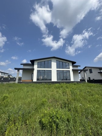 Котедж з великими панорамними вікнами - фото 1