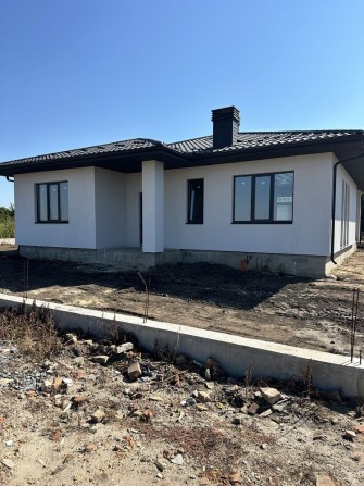 Продам сучасний будинок поруч автосалону по вулиці Київська - фото 1