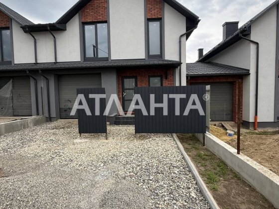 Сучасний будинок на ближній Роші Черновцы