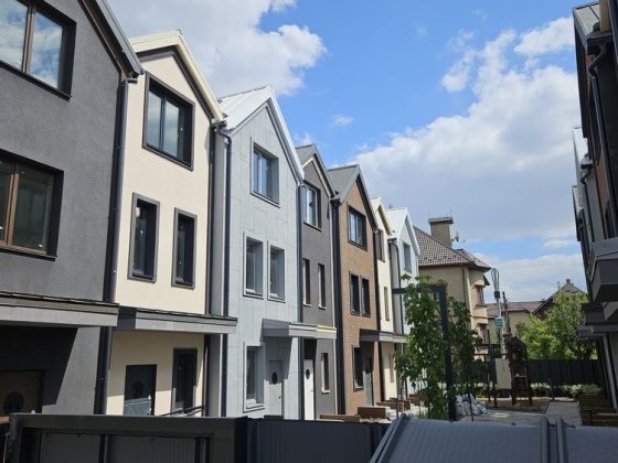 Вигідно!ЗДАНИЙ таунхаус 88м2 Таунхауси в Києві біля метро Киев