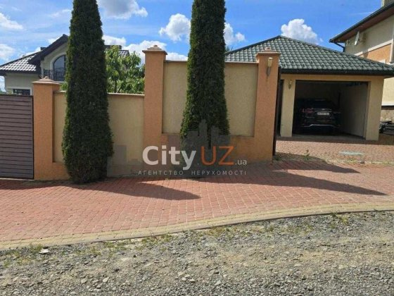 Продається будинок для великої родини Ужгород