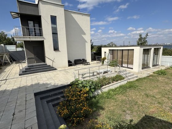 Будинок новобудова Перемога 6