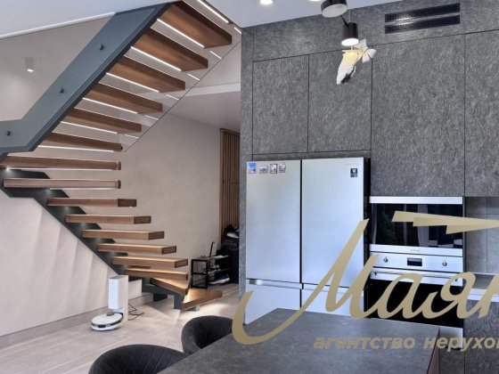 Таунхаус в центре города с паркоместами!