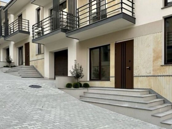 Продаж котеджу в центрі міста Ужгород