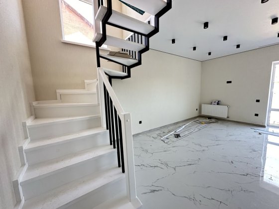 Продам Будинок /Дуплекс з Ремонтом 105 кв.м. 4 кімнати 3 сотки Газ Винница