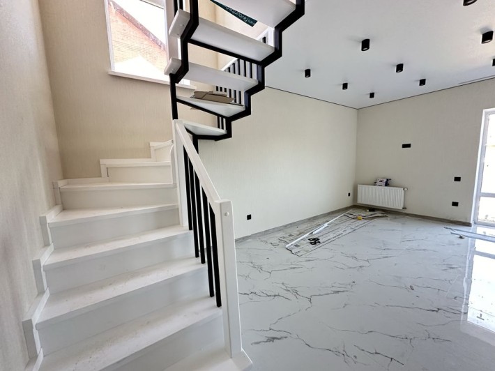 Продам Будинок /Дуплекс з Ремонтом 105 кв.м. 4 кімнати 3 сотки Газ - фото 1