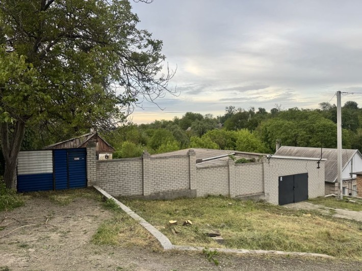 Дом с участком 10 соток+гараж,Возможен обмен на авто! - фото 1