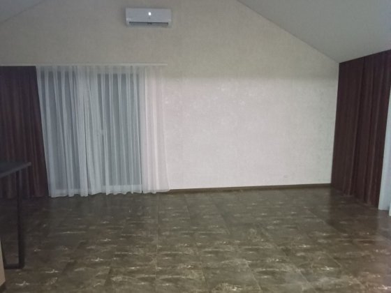 Продажа дома с бассейном на стадии строительства.