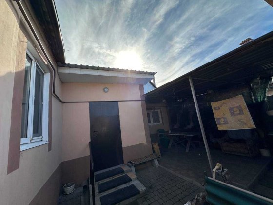 Продам очень хорошую половину дома  район Вининфорда