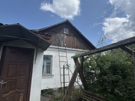 Трикімнатна частина будинку з гарною ділянкою землі Житомир