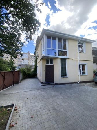 Продам частину будинку в центрі - фото 1