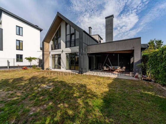 Продаж сучасного будинку біля озера Мартишів Киев