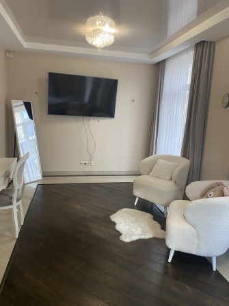 Продаж квартири котеджного типу на вул. Стороженка - фото 1