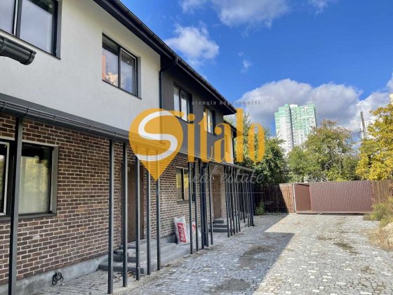 Дом, таунхаус з ремонтом, вихід на озеро, 400 метрів до метро Оскорки Киев