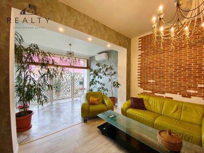 Чудовий будинок в центрі Бородинського мікрорайону (22351112) - фото 1