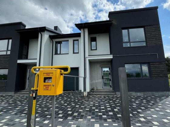 Котедж у Львові: гараж, газ, 2 поверхи, 136 м², Білогорща Львов