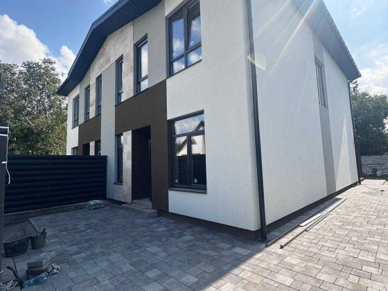 Продаж готового дуплекса 150 м.кв., 3 сотки. Метро Славутич 10хвилин. Киев