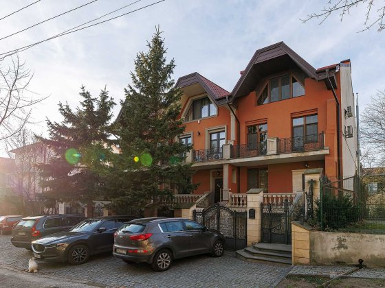 Продаж розкішного будинку 300 м Львова вул. Харківська ближній центр Львів