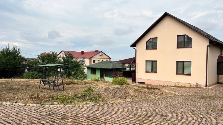 Продаж приватного будинку з земельною ділянкою - фото 1