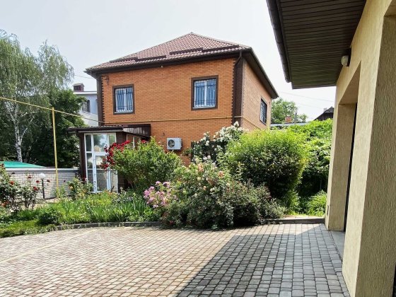 Продам три дома на участке Центр/ул. Михаила Грушевского/участок 9 со Дніпро