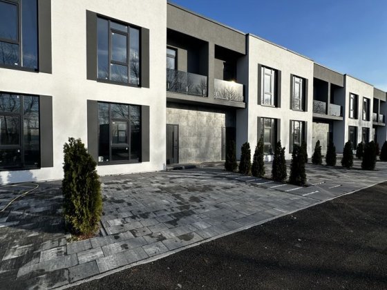 Таунхаус квартира Киев Дарницкий Осокорки метро Славутич от застройщик Київ