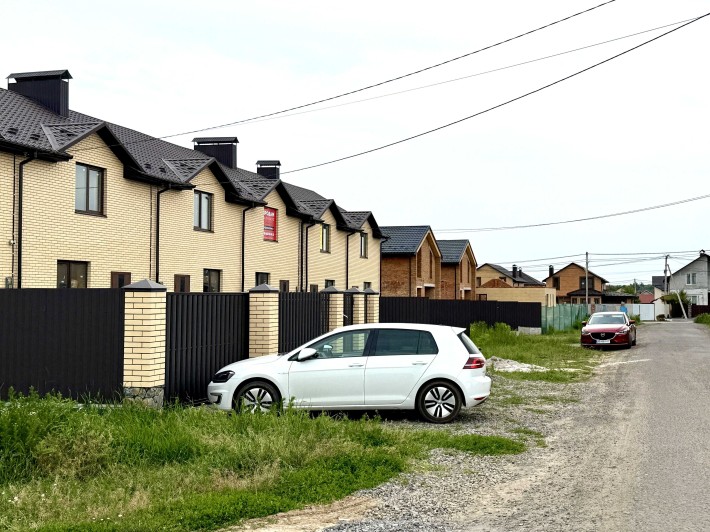 Весняний пров. таунхаус - 4 кімнати, кухня, 2 санвузла, ділянка велика - фото 1