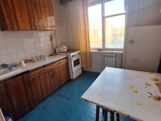 Продам 3к 50-лет Октября 4а Луганськ