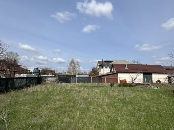 Продам будинок ,10 соток землі Дніпро