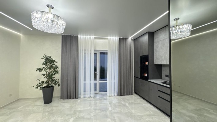 Таунхаус з шикарним ремонтом та меблями! ТОП еколокація, поруч ВСЕ! - фото 1