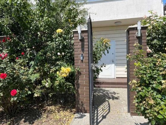 Срочно !!!Продам дом с ремонтом и мебелью, возле Совиньона Одесса