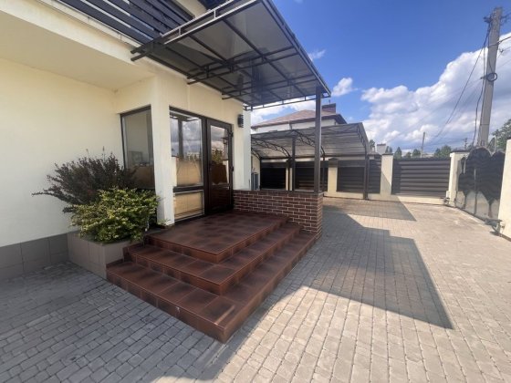 Продам будинок 200 м2 + 10 соток ділянка в Індустр. р-ні Харкова Харьков