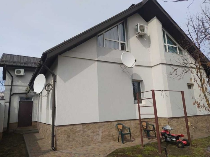 Срочно продам дом На два входа - фото 1