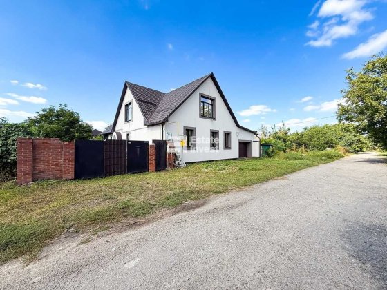 Продається 7 кімн. будинок на вул. Макарівська Харків