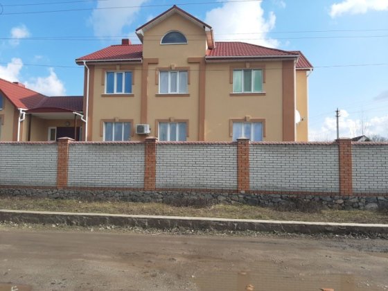 2-х эт. дом, 270 м. кв., 2011 г. постр., участок 14 сот. Лелековка.