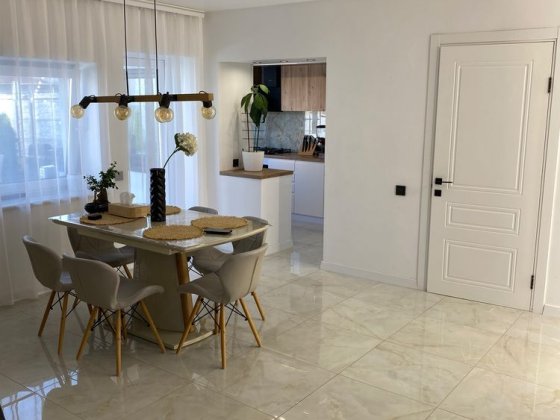 Петропавлівська Борщагівка | Продаж триповехового будинку з ремонтом Петропавлівська Борщагівка