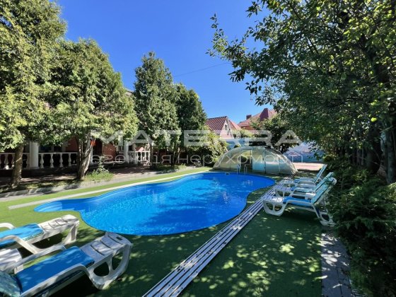 Продаж Будинку 250м2 з басейном у Софіївській Борщагівці Софіївська Борщагівка