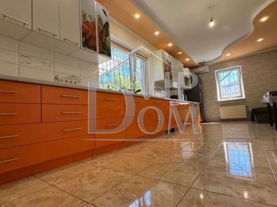 ПРОДАМ Одноэтажный дом 100 метров район площади Толбухина Одесса