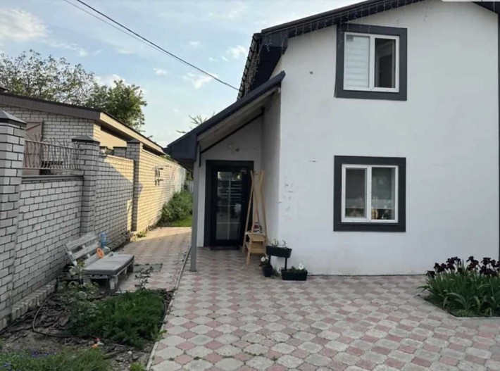 Продам 2х этажный дом ,10 мин от Харькова ,евроремонт (код 5344) - фото 1