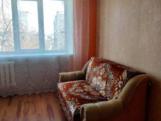 Кімната 13,8 кв. м. по вул. Олени Теліги, 45 метро Дорогожичі 8 хв. Киев